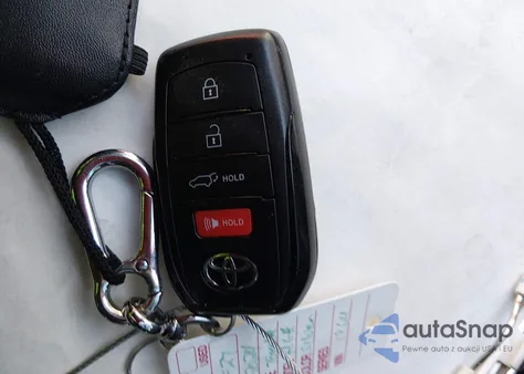 2024 Toyota Grand Highlander Xle z USA, uszkodzony, nr VIN 5TDAAAB53RS031964